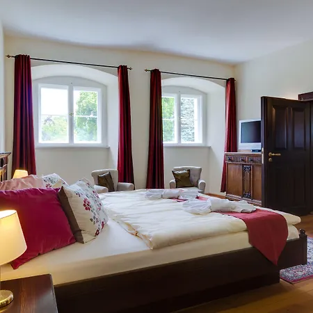 Hotel Fuerstlich 4*